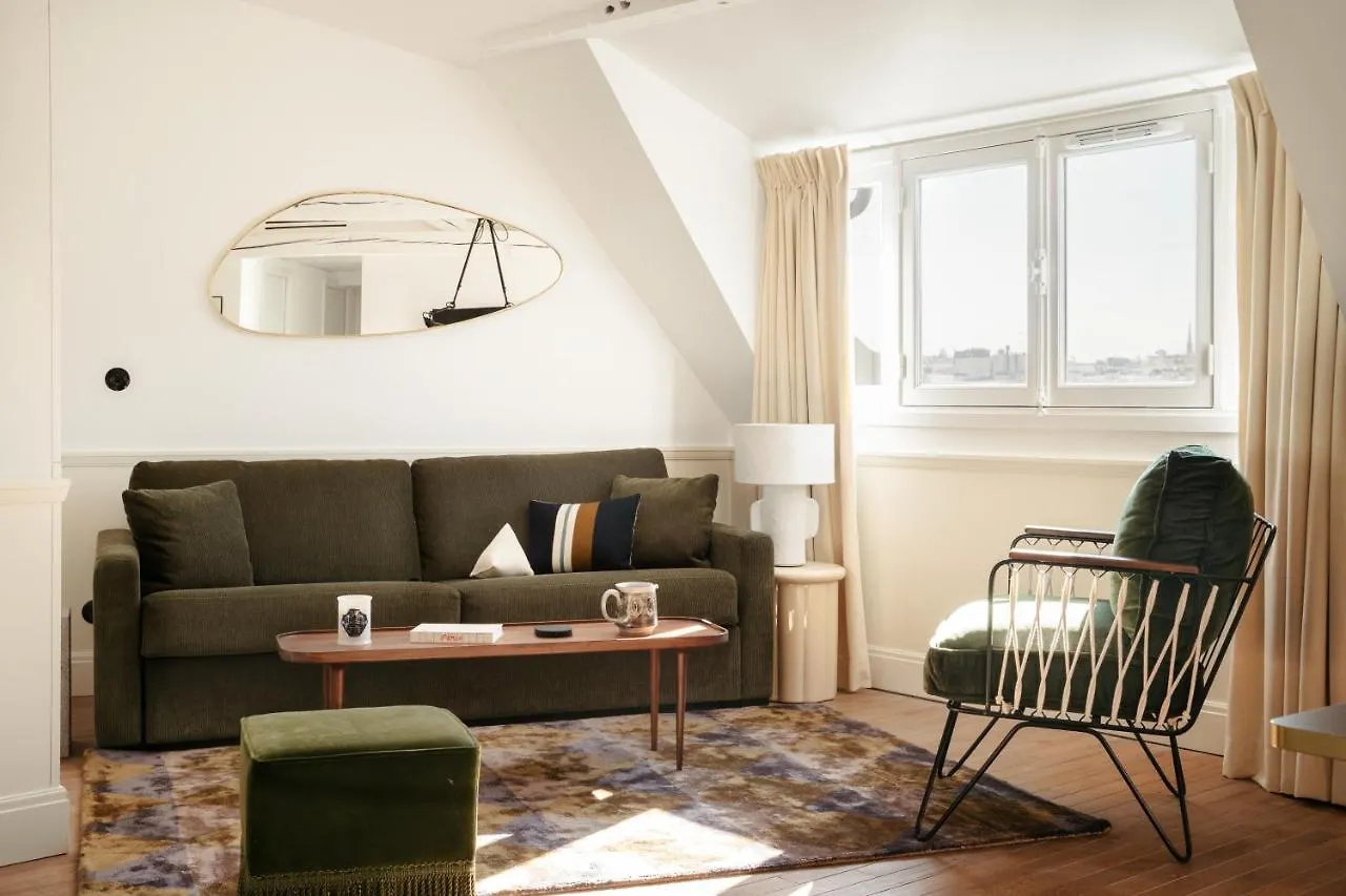 My Maison In Paris - Louvre contacts